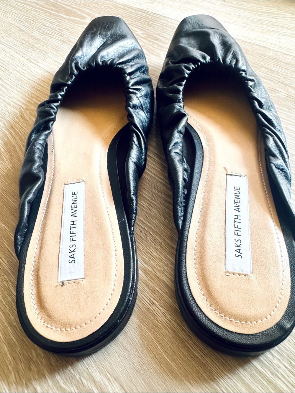 Saks Fifth Avenue Ruched Mule Flat Sz 8.5 - Picture 4 of 7